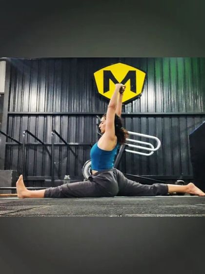 Curly Yoga Girl - Online Yoga Classes My Daily Practice: Stretches & Flows photo 16