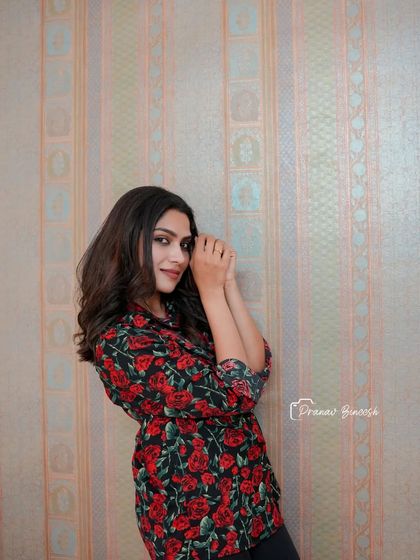 Alankara Homestories - Custom Wall & Window Treatments As Seen In: Celebrity Homes photo 14