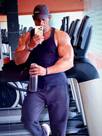 Jo mehnat par bharosa karte hain, woh kismat ki baat kabhi nahi karte.