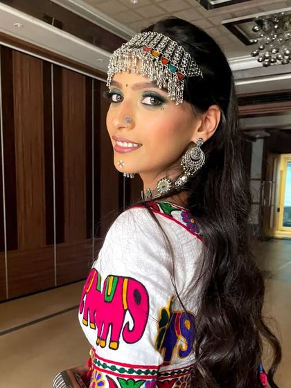 Vibrant & Festive Looks photo 4