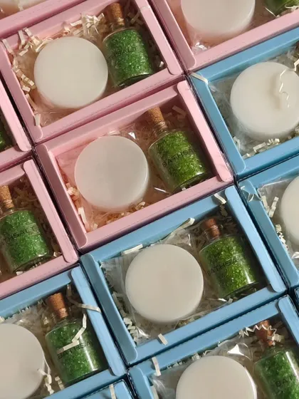 Another view of the minimalist return favor boxes, perfect for any occasion where you need a simple, thoughtful gift.