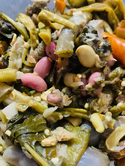 A close-up of the Rosop, showing all the different vegetables and beans.