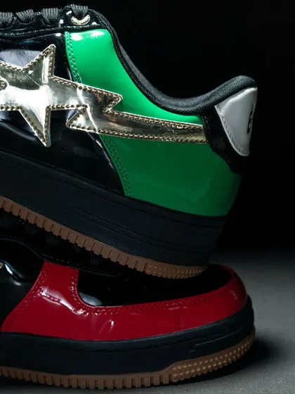 A close-up of the heel and side profile of the Bapesta UAE edition, capturing the shine of the patent leather.