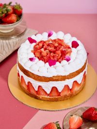 Custom Cakes & Desserts