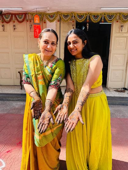 Intricate Bridal Mehendi photo 17