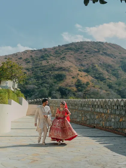 The couple takes a stroll along the ramparts of the palace venue. I always schedule time for these relaxed portrait sessions to capture natural and beautiful shots.