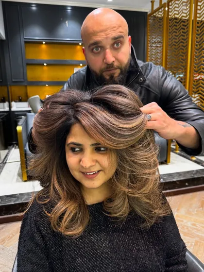 A final look at this beautiful brunette transformation, full of life and movement.