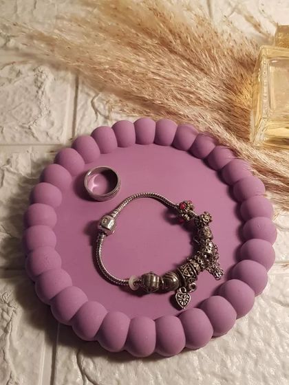 In love with this shade of purple. Our bubble tray in a solid mauve, a beautiful and calming color.