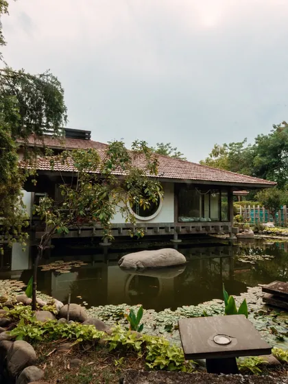 My center, Yogakshema, is designed to be a sanctuary. Surrounded by nature and tranquil water, it is a space where you can disconnect from the world and reconnect with your inner self, allowing true healing to begin.
