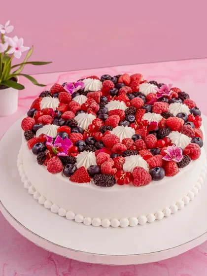 My Milk Soaked White Chocolate Mousse Cake with Fresh Berries is my take on the famous London-based Léto Cafe Milk Cake. I'm thrilled to say it's Alia Bhatt approved!