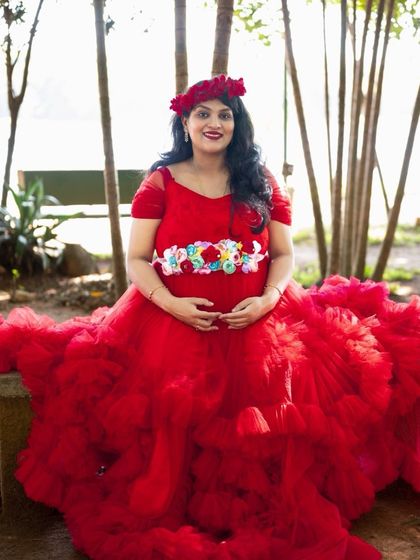 Dee Yashaswini - Occasion Wear Rentals Maternity Photoshoot Outfits photo 36