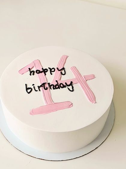 Minimalist & Modern Cakes photo 3