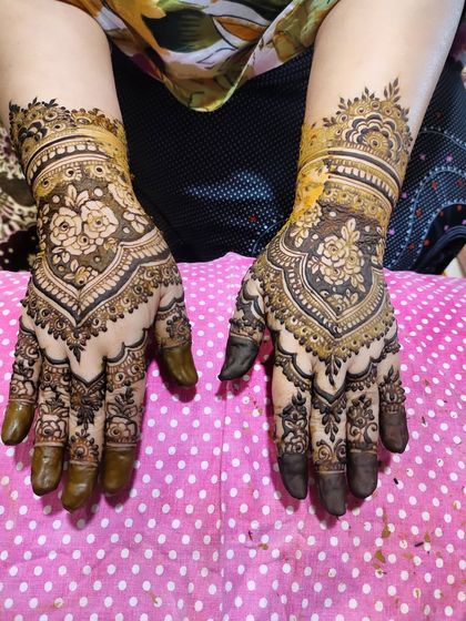 Hajira Mehendi Artist - Mehndi Artist Services Modern & Minimalist Designs photo 64