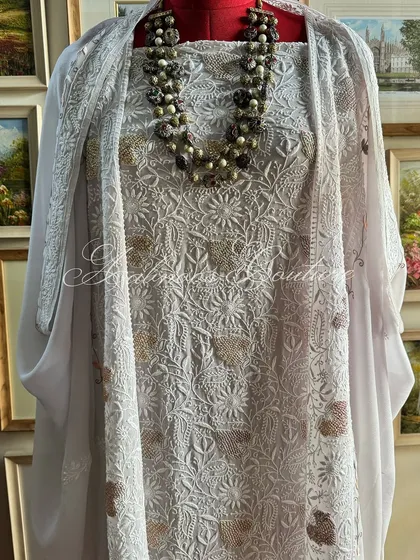 Another full-length mannequin shot.