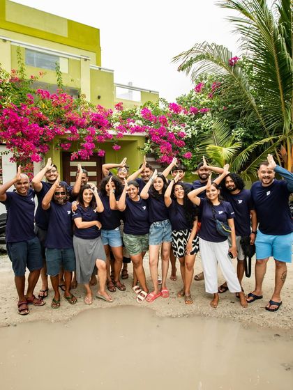 The Fuvamulah crew again, this time with hammerhead impressions. You can tell we had a lot of fun on this trip.