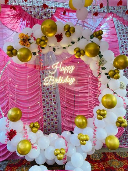 Birthday Balloon Arches & Backdrops photo 46