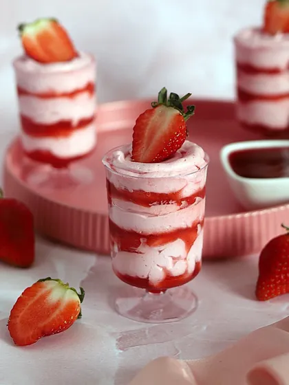 My Strawberry Mousse is pure WOW! It's made with creamy, delightful layers of fresh strawberry puree and light mousse. It's only available for a limited time, so enjoy it while you can.