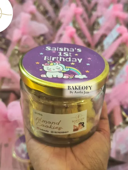 Another treat from the hamper: a jar of our classic Almond Cookies. We made sure every item, big or small, was perfectly coordinated with the party's theme.