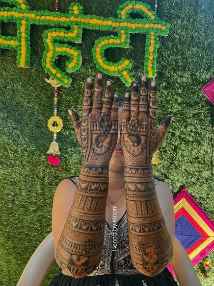 Intricate Bridal Mehendi photo 22