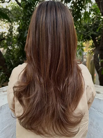 A much-needed color refresh. This transformation shows how I can take dry, frizzy, and faded hair and turn it into a smooth, beautifully toned, and healthy-looking style.