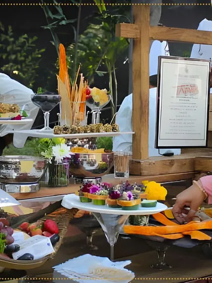 Our food stylist, Sakshi Tuli, curates appetizing ranges from all over the world. Guests can be seen enjoying a lavish spread at one of our beautifully styled food stations.