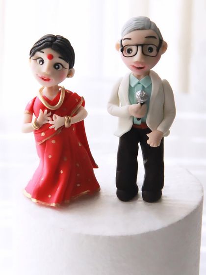 Elegant Milestone & Anniversary Cakes photo 30