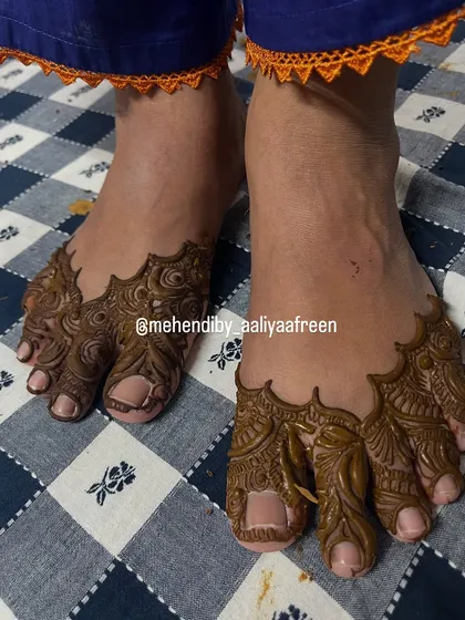 Another view of the simple and clean design for feet.