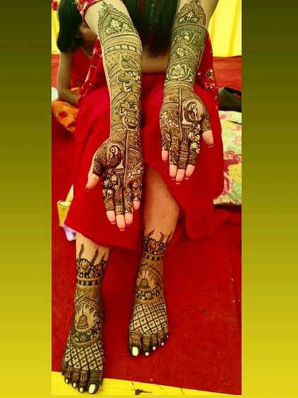 Intricate Bridal Henna photo 6