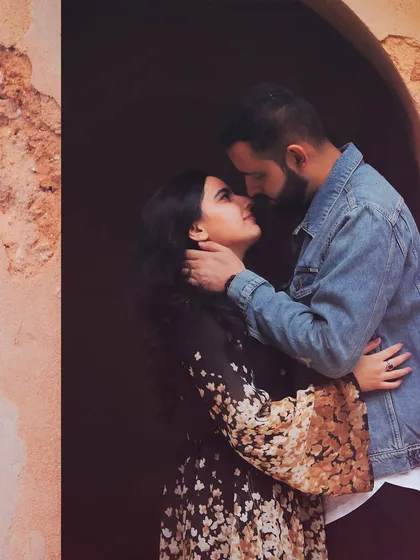 Using the archway of Lodhi Garden as a natural frame, I captured this intimate moment. The soft light and historic setting add a timeless, romantic feel to this pre-wedding photograph.