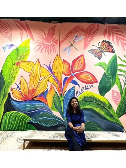 For a bold and modern statement, I created this lush tropical mural. The vibrant colors and oversized leaves bring an energetic, natural feel to the space. This style of botanical wall art is perfect for cafes, studios, or a feature wall in a living room that needs a pop of life.