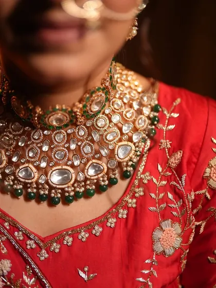 A close-up on the stunning bridal choker, a piece from my exclusive jewellery collection.