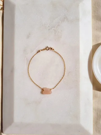 My peach moonstone cloud bracelet, a simple and elegant piece. It carries the energy of new beginnings, attracting abundance and good fortune in love.