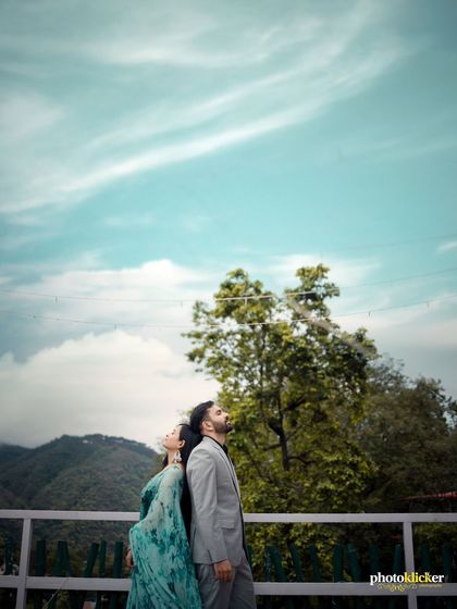 Photoklicker - Pre-Wedding & Couple Photoshoots Elegant Engagements & Formal Portraits photo 8