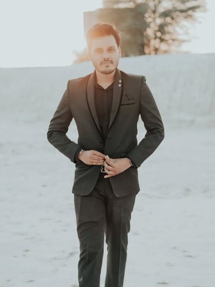 Dreamy Escapes: Unique Landscapes & Gowns photo 57