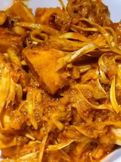A unique and delicious Kathal ka Achaar, made from tender jackfruit. The texture is meaty and it soaks up all the masalas beautifully. This is a special pickle you won't find everywhere.
