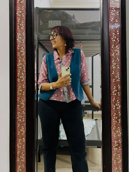A smiling mirror selfie. I love mixing prints and colors in unexpected ways.