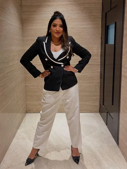 Another angle of my professional and chic blazer look.