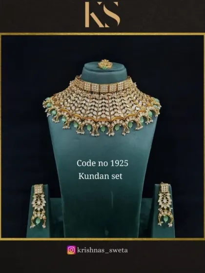 This Kundan bridal set is also available with mint green beads. The lighter color makes it a great choice for daytime events or summer weddings.