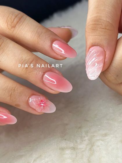 A closer look at the encapsulated jelly flower and 3D wave texture. This technique creates a subtle but stunning effect that you have to see in person.