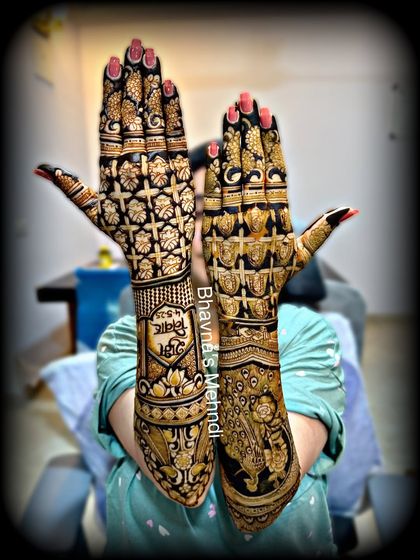 A full bridal back-hand design created by one of our students, featuring a beautiful peacock and grid pattern. We teach how to create these complex, eye-catching pieces.