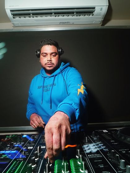 Behind the Decks: The Art of the Mix photo 12