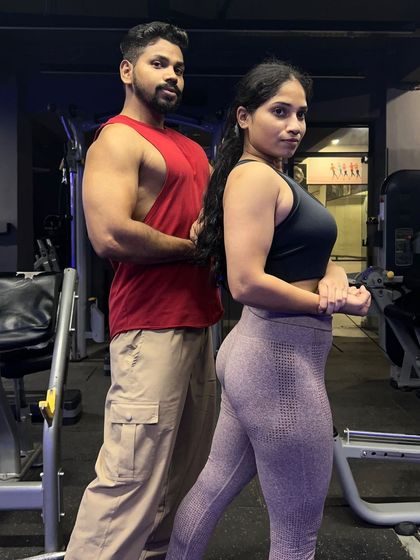 Two hearts, one goal: health and happiness. This is what our fit couple vibe is all about.