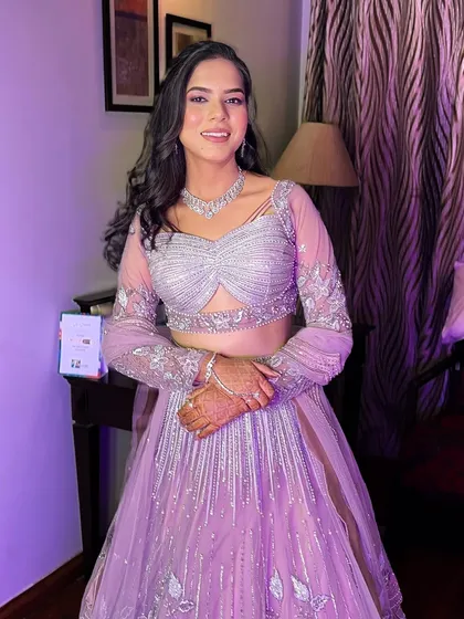 Another beautiful portrait of Anu, looking confident and happy. This look is perfect for the bride who wants to look like herself, just a little more polished.