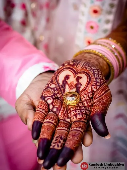 The final result is just as important as the design itself. This professional shot highlights the rich, dark stain from my all-natural henna, perfectly complementing the engagement ring and creating a beautiful memory.