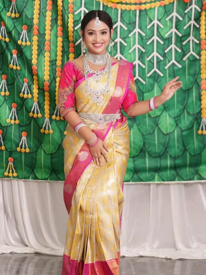 The full look, showing how the AD set, including the waist belt, creates a complete and dazzling ensemble.
