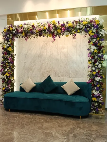 This elegant floral arch is perfect for a sophisticated "Baby in Bloom" shower or a welcome home party. I use a mix of fresh, colorful flowers to create a stunning entrance or photo spot, making the celebration feel luxurious and special.