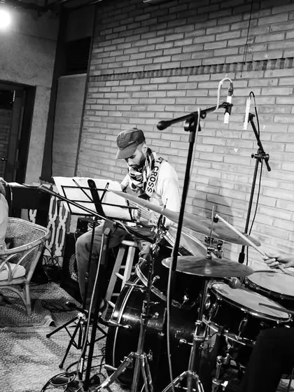 The band REFUGE in a black and white shot from their performance at the Koota Jazz Festival. The mood is intimate and focused, capturing the artists deep in their musical conversation.
