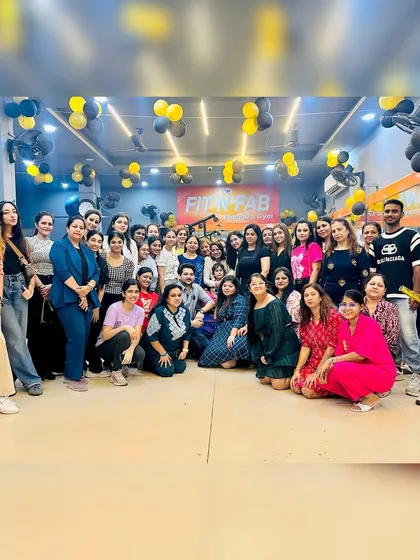 A wide shot of our amazing community celebrating together. This is what Fit N Fab is all about.