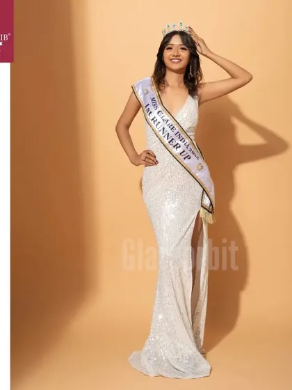 The 1st runner up of Miss Glare India, showcasing her pageant look created by our talented students.