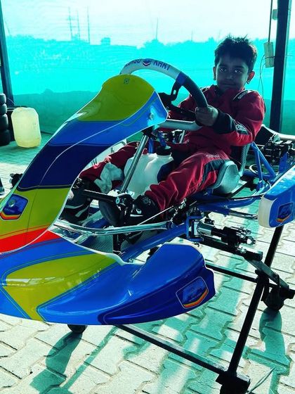 A young driver gets his first feel for a brand new FA Alonso Kart. We start them young, teaching them about the mechanics and assembly of their karts.